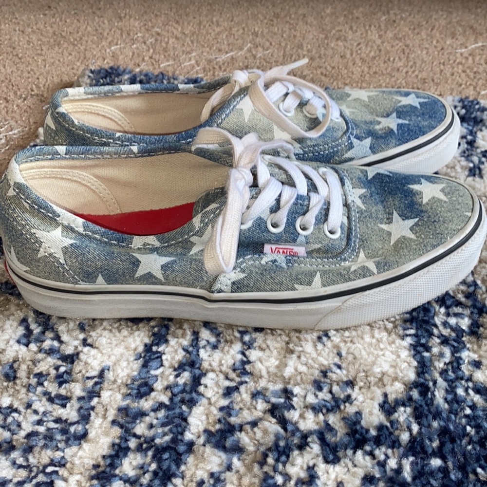 Vans - Picture 2 of 4